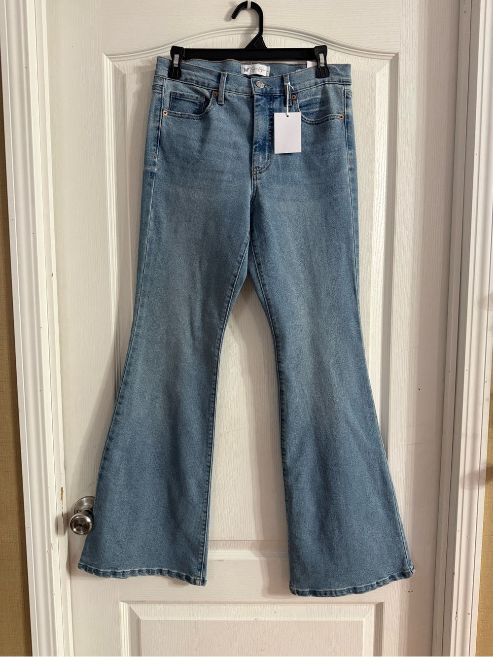 Jessica Simpson Daisy Flare Jeans NWT Sz 6. SP-101